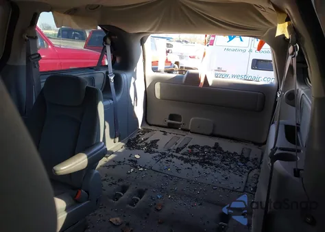 2005 Chrysler Town & Country Lx z USA, uszkodzony, nr VIN 2C4GP44R55R591210